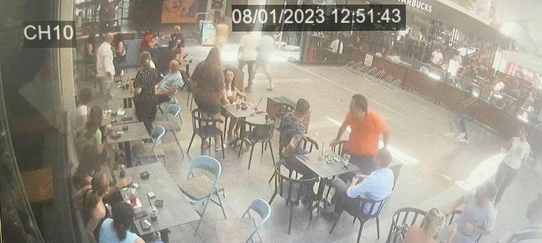 İzmir’deki konsolosluk saldırısında panik anları kamerada
