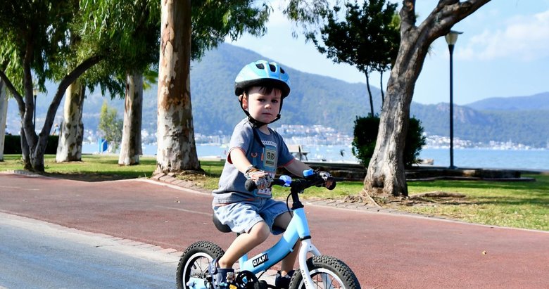 3 yaşında 3 km Bisiklet Sürdü...