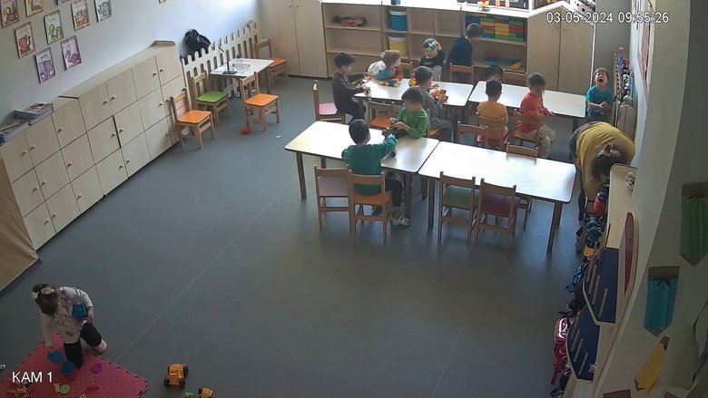 Balıkesir’deki kreşte skandal görüntü! 4 yaşındaki çocuğun eline tırnaklarını geçirdi