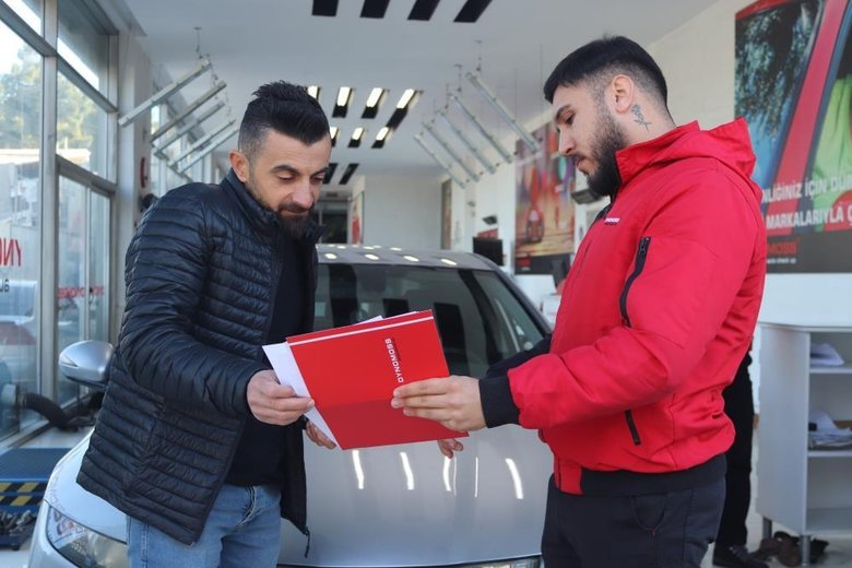 İkinci el araç piyasasında büyük düşüş: Ekspertizler sinek avlıyor