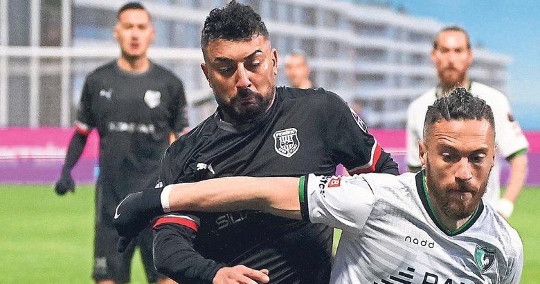 Horoz’da iskelet dağıldı