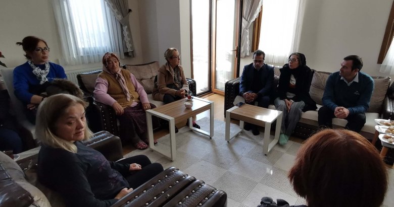 Özgecan Aslan’ın ailesinden Ceren Özdemir’in ailesine taziye ziyareti