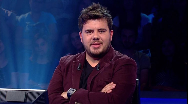 Eser Yenenler kendisini domuza benzeten karikatüristi affetmedi