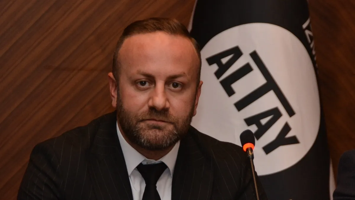 Büyük Altay’da kongre telaşı