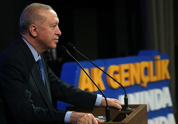 baskan-erdogandan-ak-genclik-strateji-ve-istisare-kampi-kapanis-programinda-net-mesajlar-belediyeler-rusvetci-1755089444336.jpeg