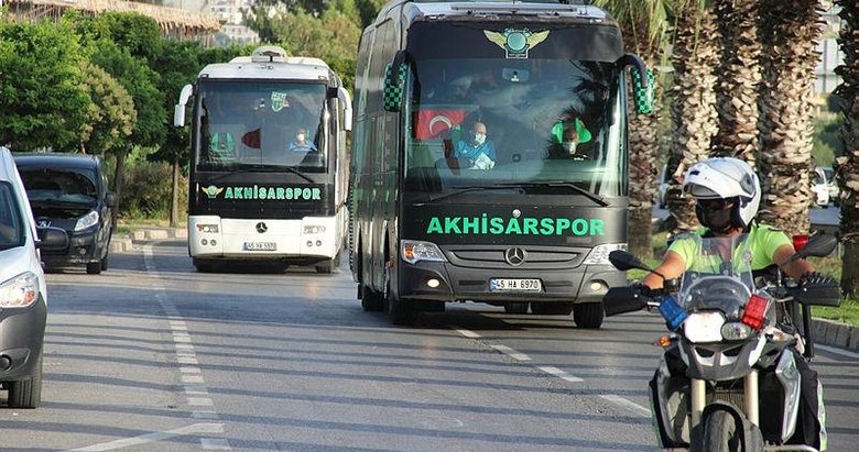 Koronavirüs şoku yaşayan Akhisarspor İzmir’e geldi
