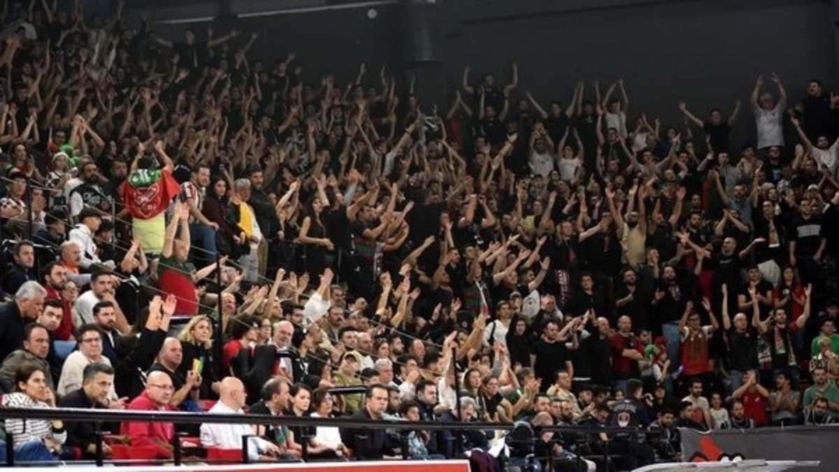 İzmir'de büyük sevinç! Karşıyaka Basket mucizeyi gerçekleştirdi