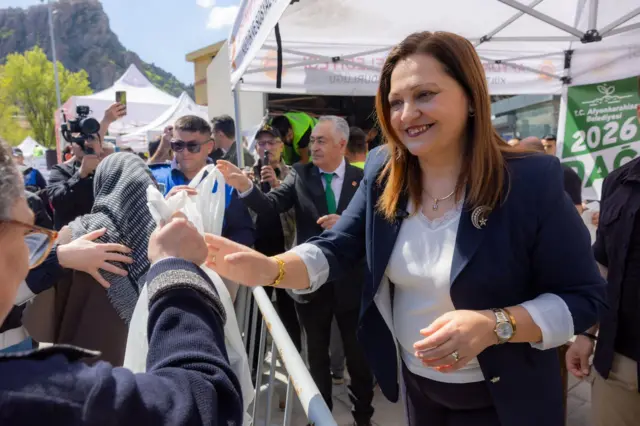afyonkarahisar-belediye-baskani-burcu-koksal-chpyi-bombaladi-dikkat-ceken-ifadeler-chp-beni-cok-yordu-1778269564093.png