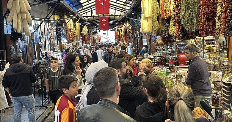 Yurt genelinde boykot çağrısına rağmen alışveriş noktalarında hareketlilik yaşandı