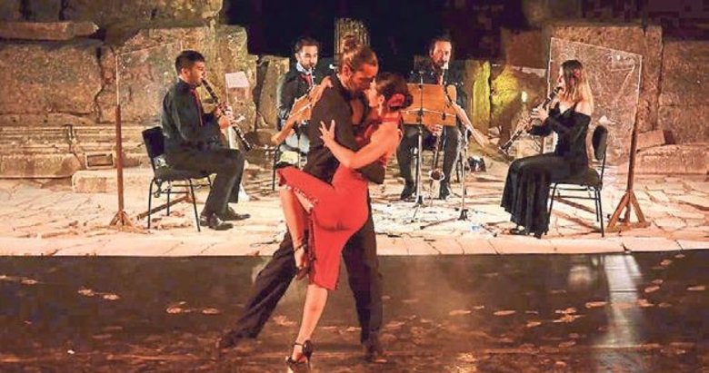 İzmir Operası’nda dans ve Napoliten heyecanı