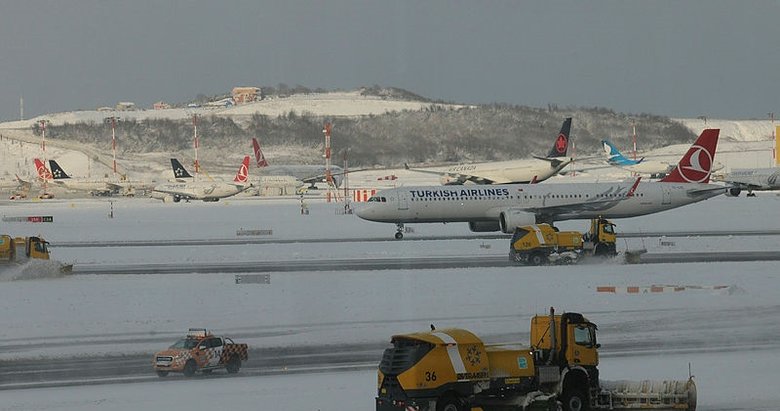 İstanbul Havalimanı’nda uçuşlar başladı