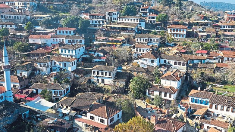 Şirince’de oteller doldu Çesme’de korkulan oldu