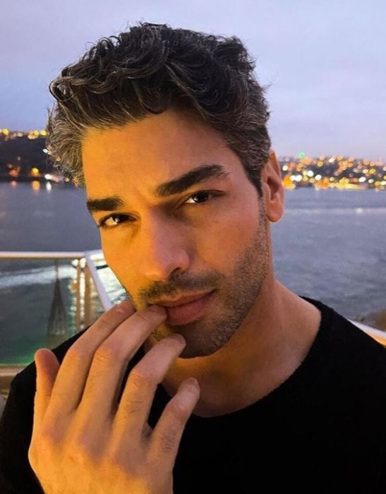 Şükrü Özyıldız’dan sevenlerini üzen haber!