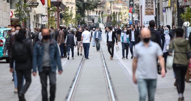 Bilim Kurulu Üyesi uyardı: Açık havada olmak virüsün bulaşmayacağı anlamına gelmez