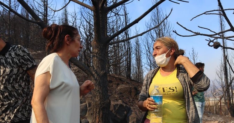 İzmir’deki yangında evleri küle döndü; gözyaşlarını tutamadı