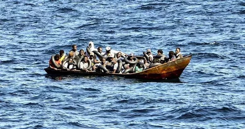 Tunus açıklarında düzensiz göçmenleri taşıyan teknenin devrilmesi sonucu 27 kişi öldü
