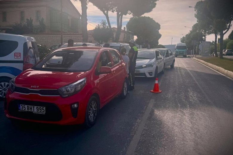 Çeşme’de ’Yayaya öncelik’ uygulamasında ceza yağdı
