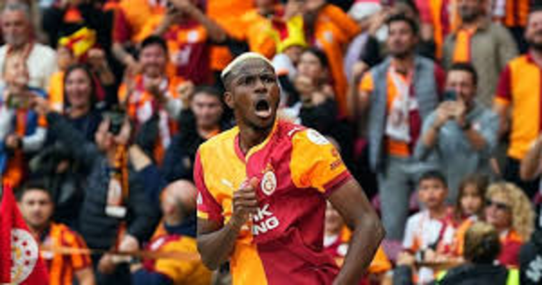 Galatasaray sol şeritte!