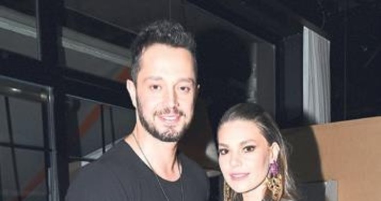 Aslı, sevgilisi Murat Boz’u yalnız bırakmadı