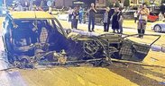 U dönüşü yapan otomobil ikiye bölündü
