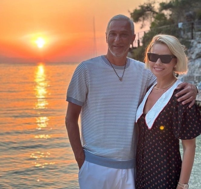 Esra Erol ve eşi Ali Özbir’den romantik tatil paylaşımı!