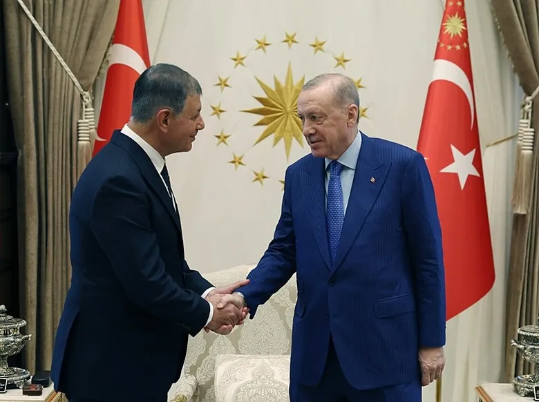 izmir-buyuksehir-belediye-baskani-cemil-tugaydan-ak-parti-iddialarini-guclendiren-yanit-1791182604392.jpeg