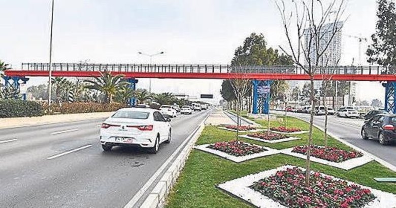 Buca ve Konak’a yayalar için üst geçit