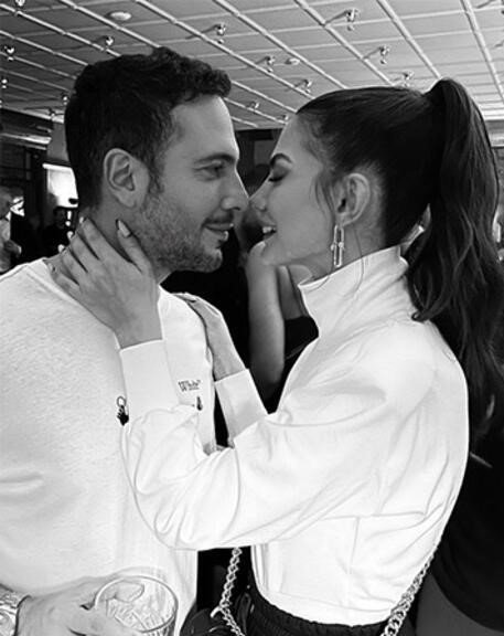 Çiçeği burnunda gelin Demet Özdemir: Yapılan yorumlar beni üzüyor!