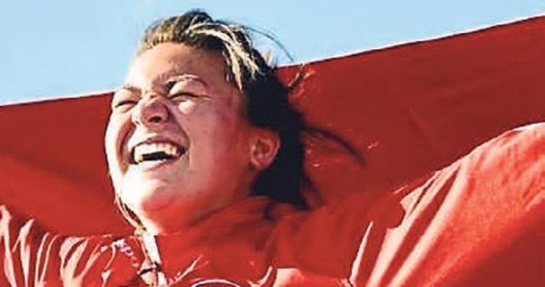 Milli atlet Becerek gümüş madalya aldı