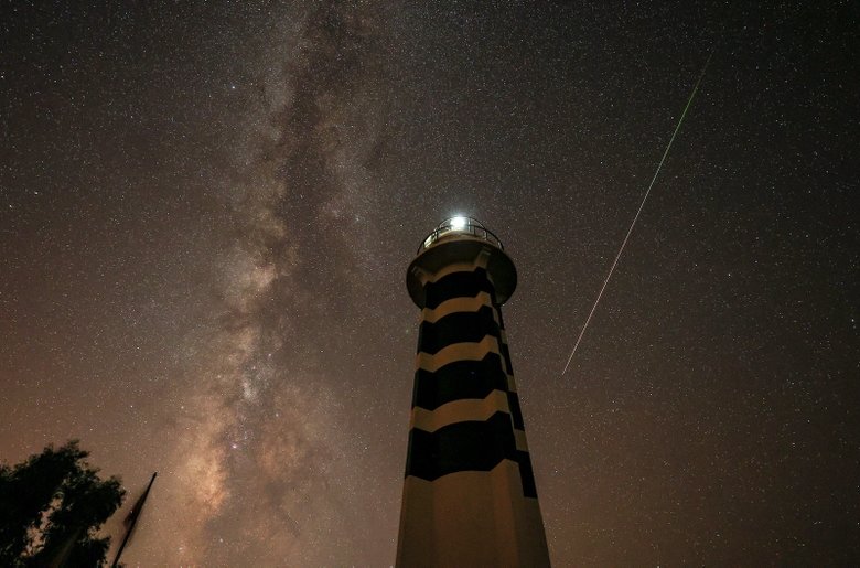 Kartpostallık kareler! İzmir’de Perseid meteor yağmuru fotoğraflandı