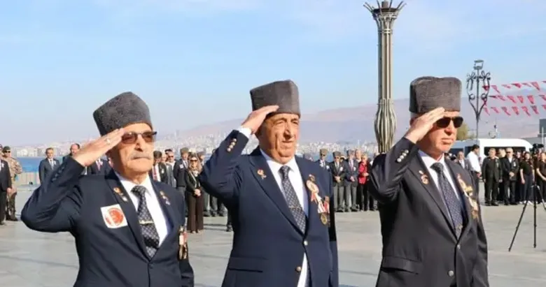 İzmir’de Gaziler Günü için çelenk töreni düzenlendi