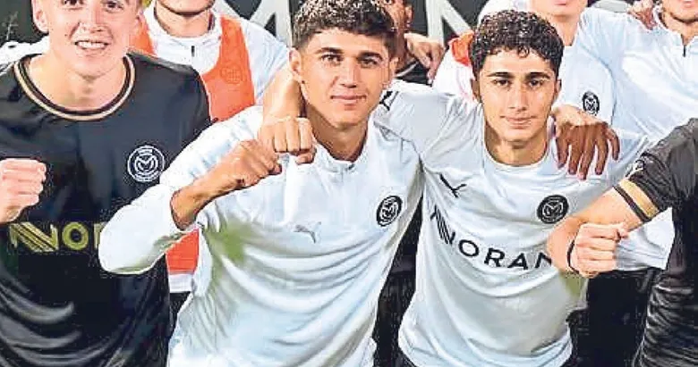 Manisa perdeyi galibiyetle açtı