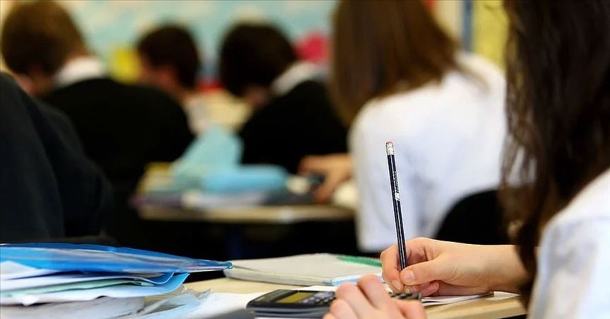 SON DAKİKA: 20 Nisan'da okullar tatil mi?