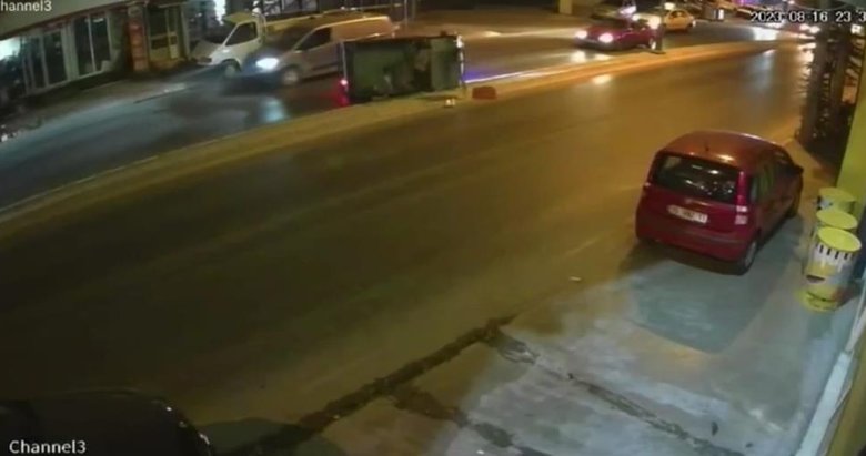 İzmir’deki kazada faciadan dönüldü: Ölümden kıl payı kurtuluş kamerada