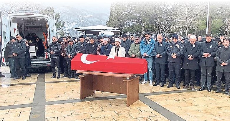 Kazada ölen polis toprağa verildi