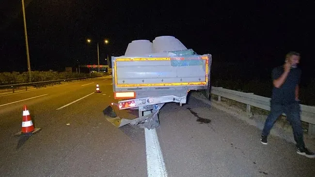 Bursa’da tır ile otomobil çarpıştı: 1 ölü, 7 yaralı!