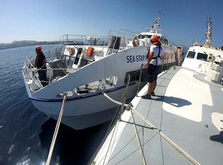 Kuşadası açıklarında korku dolu anlar! Gemi su alınca 76 kişi tahliye edildi