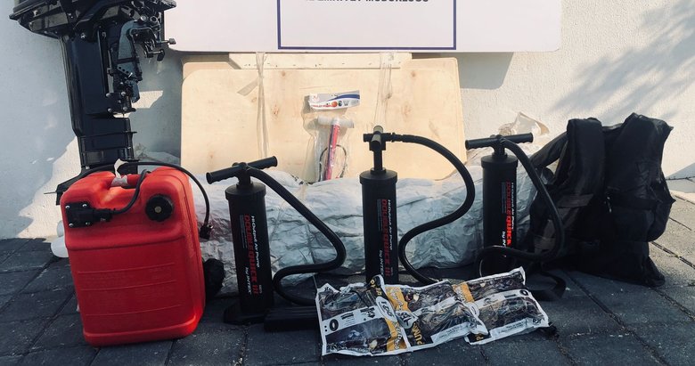 Ayvalık’ta polis 7 düzensiz göçmen ve 2 organizatörü kıskıvrak yakaladı