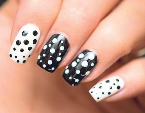 Puantiye modası simdi de tırnaklarda