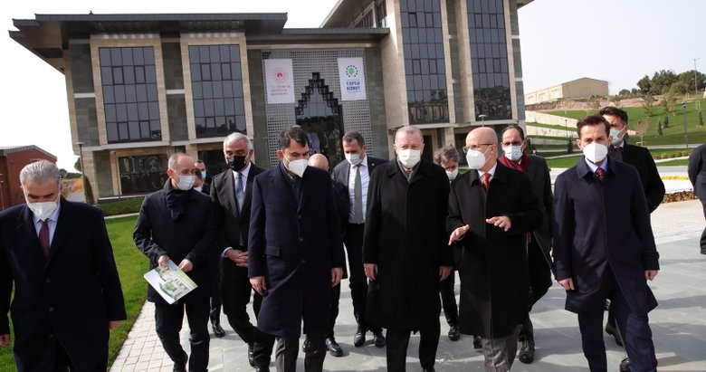 Başkan Erdoğan üniversite külliyesi ve cami inşaatında inceleme yaptı