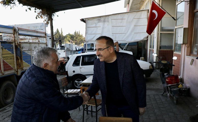 AK Partili Sürekli: Seferihisar’ın başına gelenler pişmiş tavuğun başına gelmedi