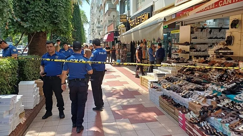 aydindaki-telefoncuda-kanli-infazin-sirri-cozuldu-meger-ramazan-kurtu-gogsunden-vuran-cani-1786627837935.jpeg