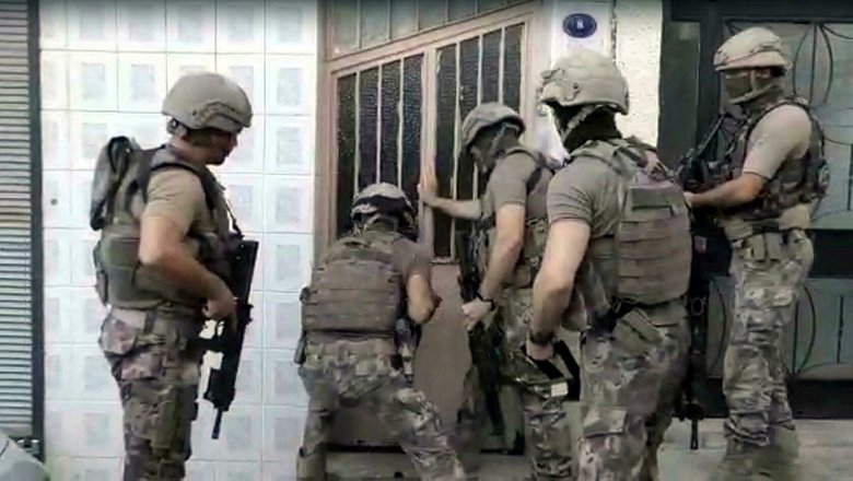 İzmir’de DEAŞ operasyonunda yakalanan 3 zanlı tutuklandı