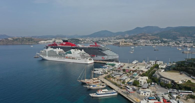 Ünlü iş adamı Branson’a ait dev yolcu gemisi Bodrum’da