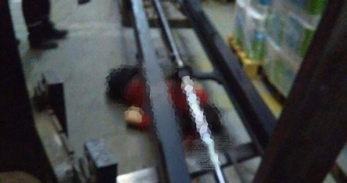 Izmir De Feci Olay Devrilen Forkliftin Altinda Kalip Izmir Haberleri