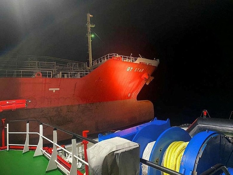Çanakkale Boğazı’nda arızalanan gemi limana demirletildi