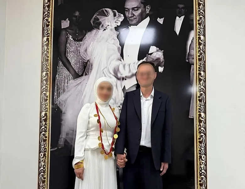 muglada-dillere-destan-olan-dugunden-sonra-soke-eden-olay-5-milyon-liralik-altini-alip-kacti-1788677781803.jpeg