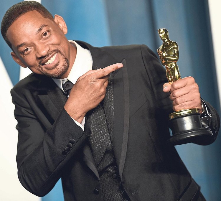 Akademi’ye Smith’in tokadı damga vurdu