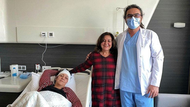 Ölümcül tesadüf! Kardeşlerden biri beyin kanamasından öldü, diğer ikisi doktorun şüphelenmesiyle kurtuldu