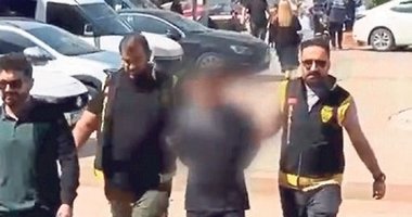Polisi görünce camdan atladı